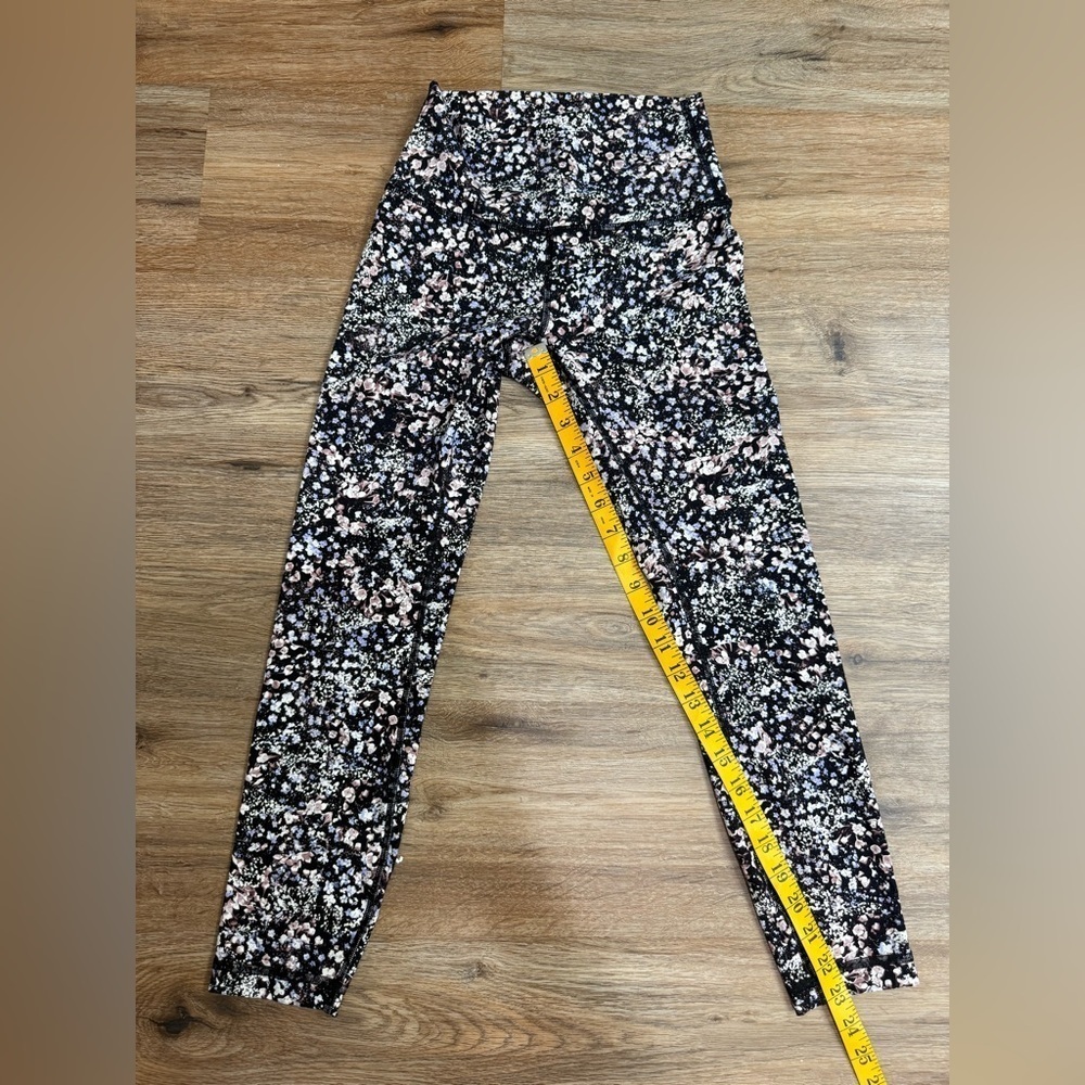 Lululemon Crop 23" Size 4 Venture Floral Leggings - Picture 7 of 8
